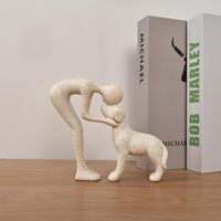 Sculpture de chien pour la décoration de la maison, statue mignonne d'un homme et d'un chien, décoration pour le bureau, cadeaux commémoratifs pour les amoureux des animaux