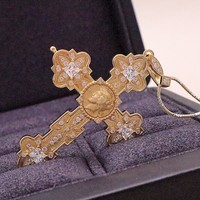 Collier Pendentif Croix en Or Massif 18K avec Diamant de Laboratoire, Collection Heirloom Saison d'Entraînement Style Dua Lipa, Bijoux pour Homme et Femme