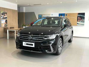 Volkswagen <span class=keywords><strong>Tiguan</strong></span> L PHEV <span class=keywords><strong>2023</strong></span> de Segunda Mano Premium, SUV Híbrido Espacioso de 5 Plazas, Volante a la Izquierda - Product Image 5
