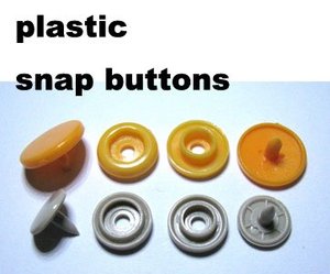 เครื่องติดกระดุมพลาสติกอัตโนมัติแบบลมสำหรับเสื้อกันฝน - Product Image 5