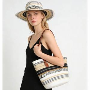 Sombrero Vueltiao Colombiano, Sombrero de Paja de Ala Ancha con Rayas Multicolores para Mujer, Sombrero para el Sol de Playa - Product Image 3