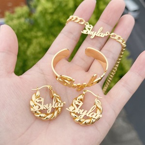 Lateefah nombre personalizado Acero inoxidable chapado en oro 18mm Mini pendientes de aro 5mm cadena cubana pulsera exagerada conjunto de joyería - Product Image 3
