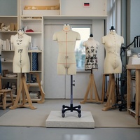 Mannequin Homme en Fibre de Verre, Torse sur Pied, Demi-Corps, Forme de Robe Pliable avec Épaules et Bras Amovibles pour Couture et Présentation