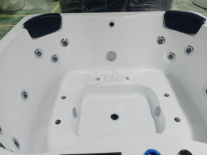 Jacuzzi Exterior para 4 Personas con Jets Potentes y Luces LED de Colores Cambiantes para Jardín de Villa y Estilo Resort - Product Image 6