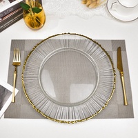 Assiettes de présentation en verre irrégulières transparentes de 13 pouces avec bord doré ou argenté pour mariage - Vente en gros