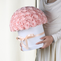 Boîte Cadeau Ronde de Luxe à Marque Privée avec 100 Roses Éternelles Préservées en Forme de Dôme – Idéal pour la Saint-Valentin