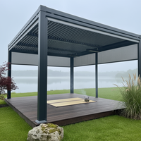Pergola en aluminium Sweet Home avec murs coulissants en verre, toit rétractable motorisé à lames orientables, auvent imperméable pour patio