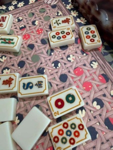 Ensemble de Mahjong de Luxe Ava Factory, Tuiles de Mahjong Américaines en Acrylique Gravées sur Mesure, Lapin Blanc, pour Soirée de Jeu en Famille, Cadeau de Fêtes - Product Image 4