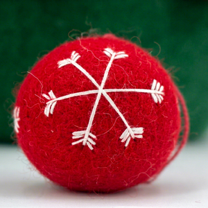 Wholesale Felt <b>Snowflake</b> Ball Ornament Handmade Christmas Tree Hanging <b>Decor</b> Winter Holiday Pendant Gift Set - Product Image 1