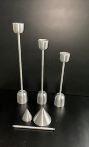 Ensemble de porte-bougies en forme de tasse en forme de cône lisse fait à la main métal en aluminium plaqué or blanc décoration de barres de maison moderne et élégante - Product Image 3