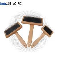 Brosse à poils pour animaux de compagnie personnalisable BanabaPet avec manche en bois massif et picots angulés à 135 degrés pour tous les chiens et chats, vente en gros
