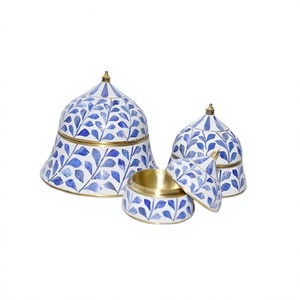 Ensemble de 3 plats de service de différentes tailles en laiton de qualité supérieure pour servir des plats chauds et des casseroles - Product Image 1