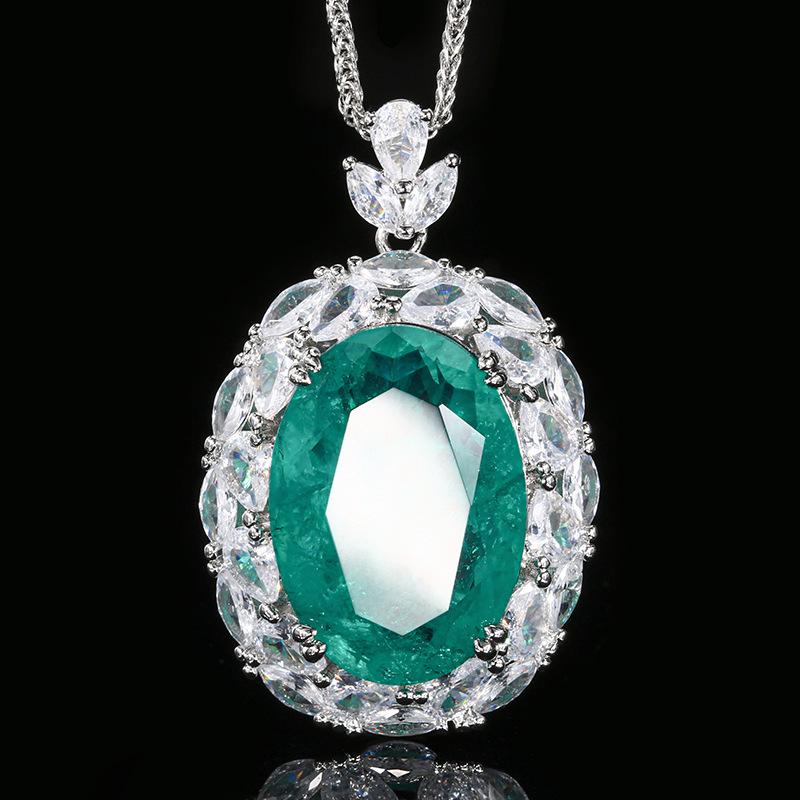 Pendentif émeraude avec chaîne Chopin