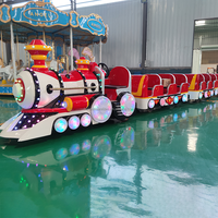 Train touristique d'amusement extérieur à 12 places pour les stations balnéaires, train électrique amusant à l'intérieur des centres commerciaux, train sans rails pour enfants