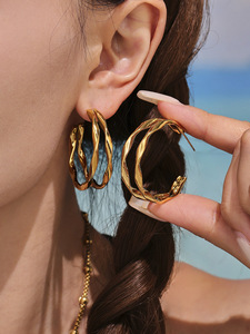 Pendientes de Aro Dobles Trenzados Lisos, Diseño Bicolor, Minimalistas, de Acero Inoxidable, Circulares, Antideslustre, Joyería de Moda para Oreja - Product Image 1