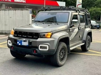 2024 BJ40 2.0T 4x4 Automatique Essence SUV Véhicule Tout-Terrain Volant à Gauche Moteur Turbo Pneus R17 Intérieur Sombre Caméra Arrière