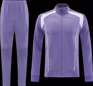 Ensemble de survêtement de football professionnel en gros pour PSG et Barcelone – Veste d'hiver en polyester inspirée des tenues de football allemandes - Product Image 3