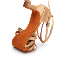 Vente en gros d'usine pas cher Chaussures de danse latine à tige en soie noire pour salle de bal