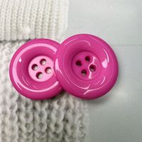 Bouton rond coloré 4 trous en résine plastique de grande taille brillant de haute qualité pour vêtements, vente en gros