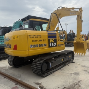Excavadora de cadenas Komatsu PC110 japonesa original de segunda mano, 11 toneladas, en buen estado, con pocas horas de trabajo, venta inmediata. - Product Image 2