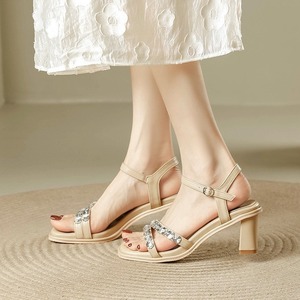 <span class=keywords><strong>Sandalias</strong></span> de tacón cuadrado para mujer, con correa ajustable en el tobillo, color beige y plateado, para verano, uso diario, fiestas y ocasiones casuales. - Product Image 2