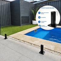 Support de fixation réglable en acier inoxydable 2205 pour verre noir, idéal pour rampes d'escalier sans cadre et balustrades de terrasse en verre.