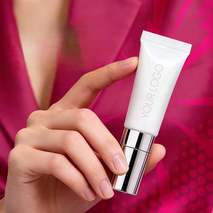 Brillo Labial Líquido Vegano al por Mayor en Colores Personalizados con Fórmula de Jugo y Gelatina, Tinte Hidratante de Larga Duración para una Hidratación Brillante - Product Image 4