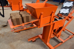 Machine de fabrication de briques et de pavés entièrement automatique, portable et à bas <span class=keywords><strong>prix</strong></span> pour la construction en argile - Product Image 2