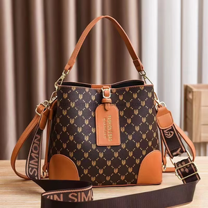 Fashion Good Quality Small Square <b>Chain</b> Women <b>Handbags</b> With Custom Logo Wholesale <b>Handbags</b> - Product Image 4