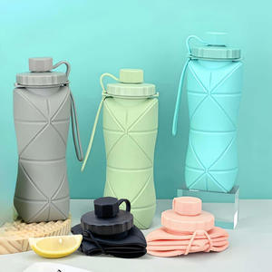 Botella Deportiva Plegable de Silicona de 600 ml con Bola Mezcladora, Tapa a Prueba de Fugas, Libre de BPA, Grado Alimenticio, para Bebidas de Proteína, Personalizable OEM - Product Image 3