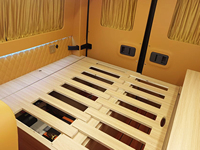 Camper Van Sinotruck Pioneer avec transmission automatique diesel à 8 vitesses, moteur 2.0L : 2.0T (turbo), capacité du réservoir de carburant de 80L