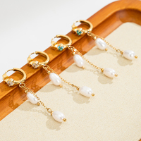 Traumhafte Vintage 18K PVD Vergoldete Edelstahl Blumen-Ohrringe mit Farbigen Kristallen und Reisperlen-Quasten für Hochzeiten