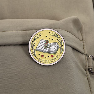 Эмалированная брошь в виде черепа - Product Image 3