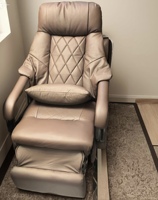 Chaise de bureau exécutive moderne en cuir léger, chaise d'ordinateur pour la maison, design ergonomique inclinable réglable, fonction massage, acier