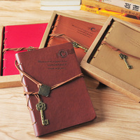 Carnet à spirales vintage en cuir PU, 160 pages, coloré, avec breloques