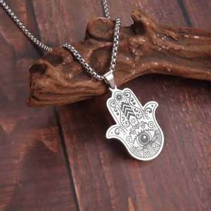 Accessoire spirituel festif du Ramadan, œil maléfique du Ramadan et motif islamique, bijoux en acier inoxydable, collier main de Hamsa du Ramadan - Product Image 1