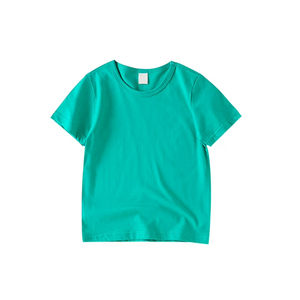 T-shirt uni à col rond pour garçons, en coton 100% durable, coupe décontractée et toucher doux pour un confort toute la journée - Product Image 1