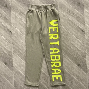 Pantalon de jogging droit et ample pour homme de marque de créateur VertaBra de haute qualité, avec lettres superposées Vertabraes, pantalon de survêtement pour homme - Product Image 5