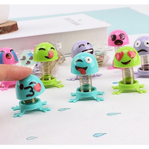 Juguetes Promocionales al por Mayor, Mini Accesorios de Coche de Plástico con Diseño de Dibujos Animados, Juguete Decorativo para Coche con Cabeza Móvil para Cápsulas de 45mm - Product Image 6