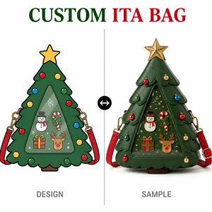 Sac à dos Ita personnalisé pour Noël, en similicuir vert foncé, avec fenêtre à branches superposées, motifs bonhomme de neige, canne à sucre, cadeau, renne et épingles - Product Image 1