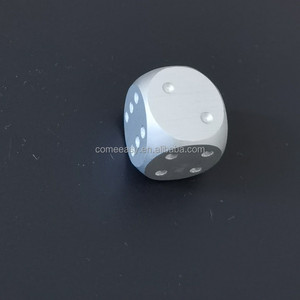 XB Dados Mini de 6 Caras Hechos a Mano de Latón Sólido para Suministros de <span class=keywords><strong>Bar</strong></span> y Juegos de Mesa - Product Image 4