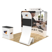 Stand d'exposition pop-up incurvé 10x10 avec toile tendue pour les expositions et les salons professionnels