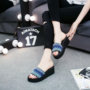 Nouvelle collection d'été de <span class=keywords><strong>chaussures</strong></span> pour femme : Tongs de plage, mules à talons hauts, mules de plage à plateforme et <span class=keywords><strong>chaussures</strong></span> <span class=keywords><strong>compensées</strong></span> <span class=keywords><strong>noires</strong></span> de marque - Product Image 5