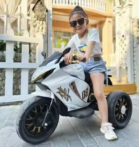 面向2至7岁儿童的遥控<span class=keywords><strong>3</strong></span>轮玩具车可容纳类似于4轮婴儿推车的男孩和女孩 - Product Image 3