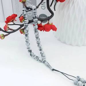 YASEEN Tasbih Étnico de Resina Pulida Lisa de 8mm con Grabado de Escritura Árabe, 33 Cuentas, Accesorio Musulmán Portátil para las Cuatro Estaciones - Product Image 1