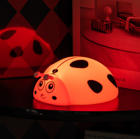 Lampe d'appoint LED créative rechargeable à changement de couleur et intensité variable, en silicone souple, veilleuse Coccinelle à sept étoiles