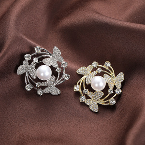 Butterfly Pearl Flower <b>Wreath</b> Brooch Gold And Silver Zinc Alloy Party Women's Fashion Accessory - Product Image 2
