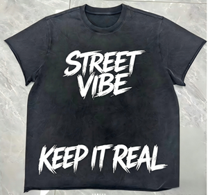 T-shirt Oversize Vintage Lavata e Consumata Nera con Grafica a Lettere Spazzolate “STREET VIBE KEEP IT REAL” - Streetwear Unisex a Maniche Corte - Product Image 1