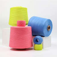 Vente en gros de fil de polyester filé 100% fil de polyester blanc brut recyclé filé à l'anneau 32S/2 haute résistance pour tricoter la couture le tissage