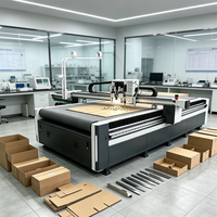 Découpeuse à plat CNC avec caméra CCD et alimentation automatique pour autocollants en vinyle, panneaux KT et supports publicitaires